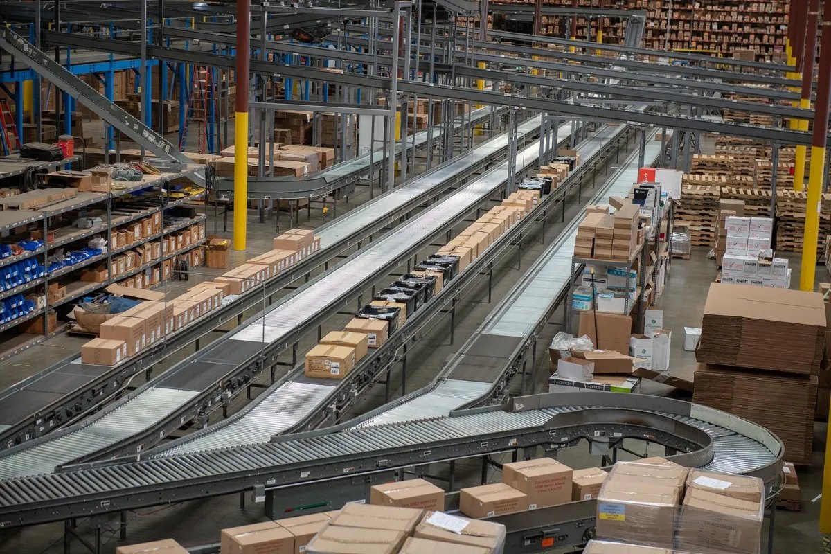 E-commerce fulfillment operation