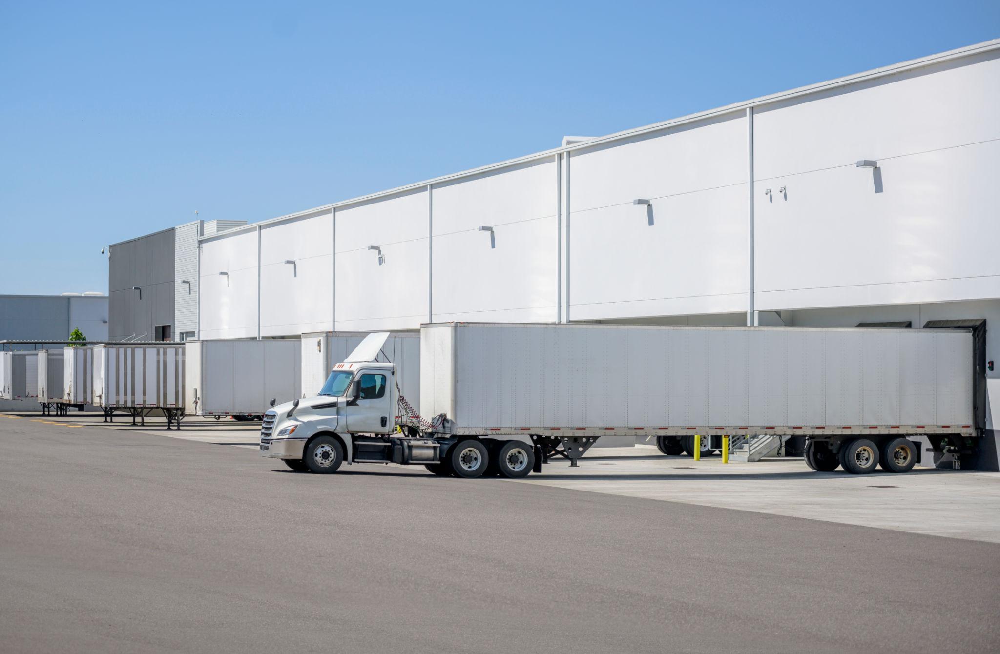 Yard tractor for shuttling services